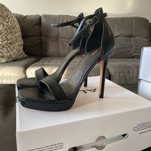 Aldo size 7 platform black heel